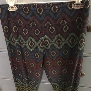 Lularoe Tall & Curvy leggings (size 12-22)
